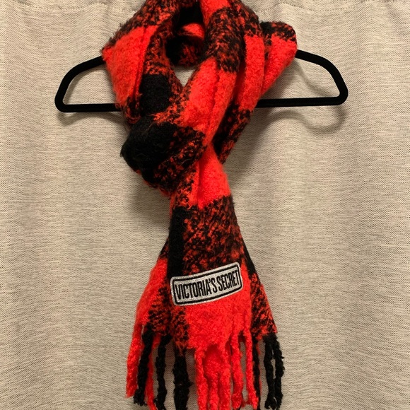 Victoria's Secret -Angel Red Plaid Scarf - Picture 2 of 2